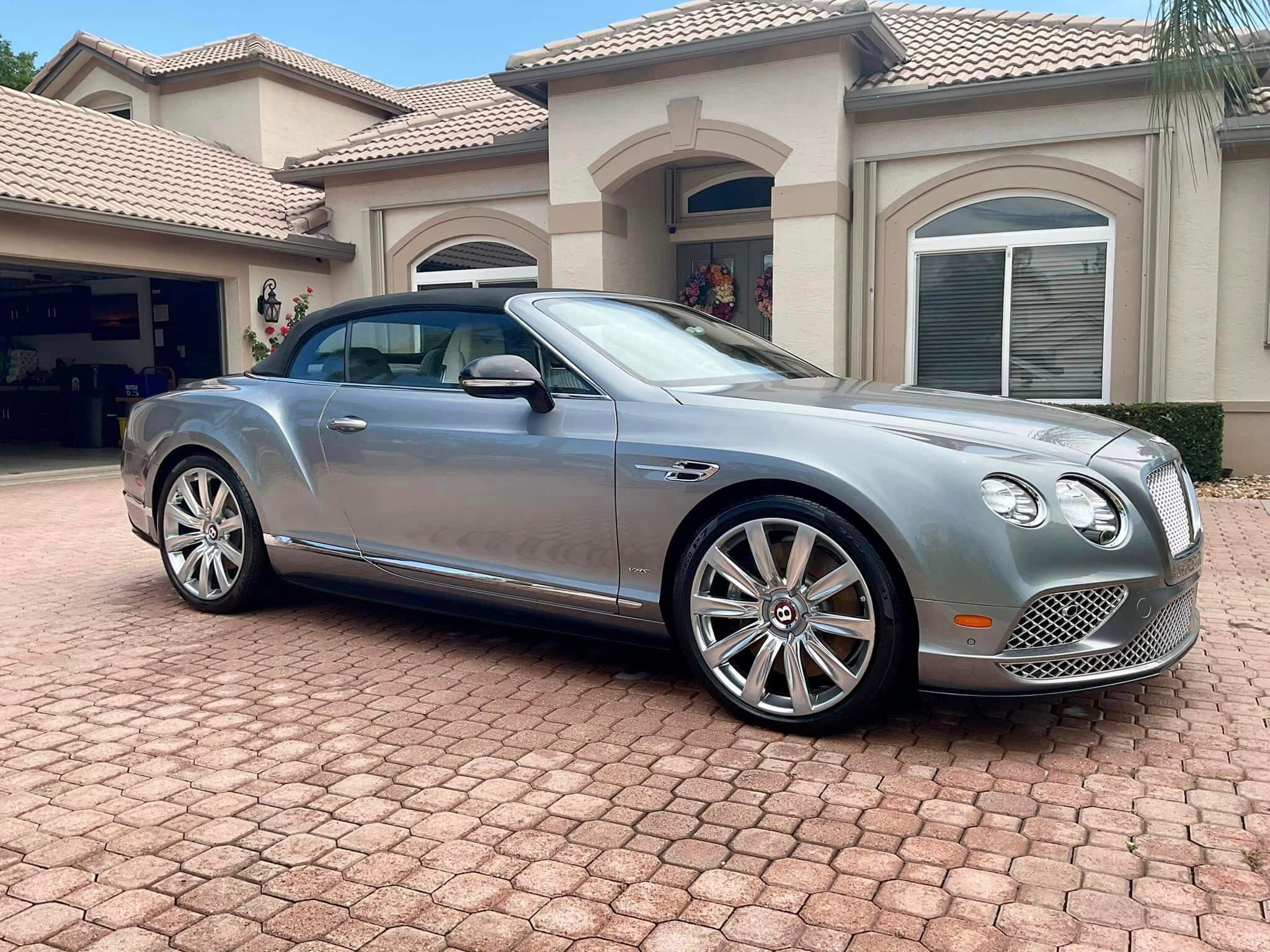 Porsche detailing